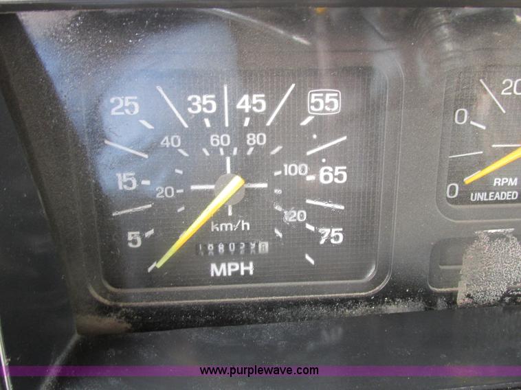 image for item H3268 1991 Ford F800 crane truck with Hi-Rail/Road Rail