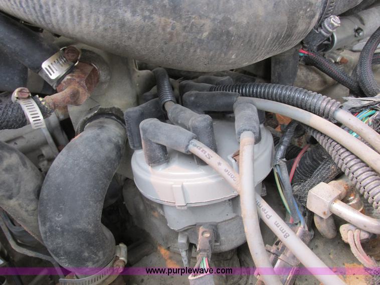 image for item H3268 1991 Ford F800 crane truck with Hi-Rail/Road Rail