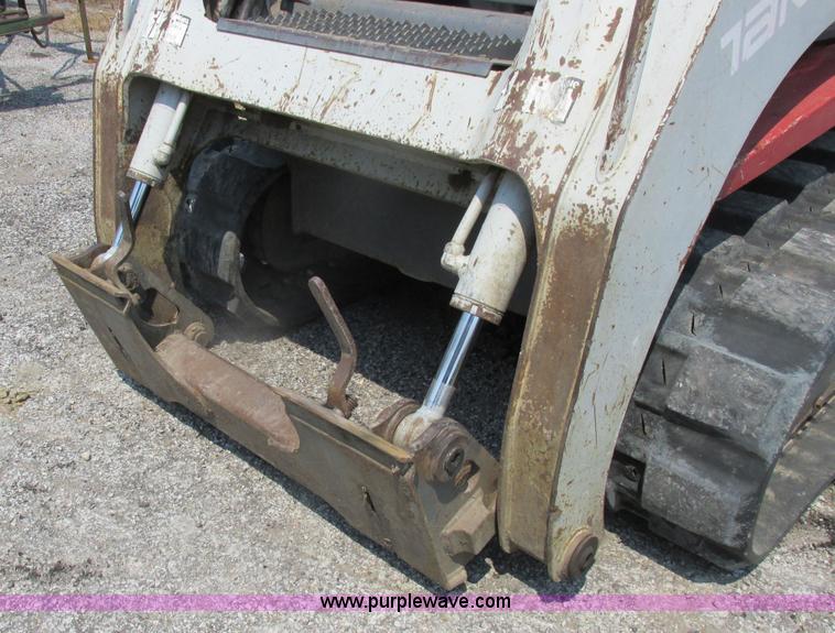 image for item H3273 2004 Takeuchi TL150 skid steer