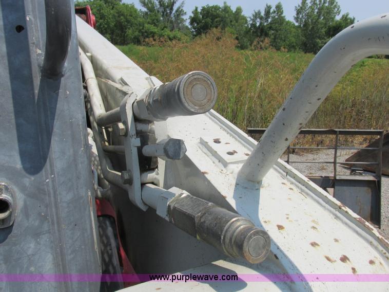 image for item H3273 2004 Takeuchi TL150 skid steer