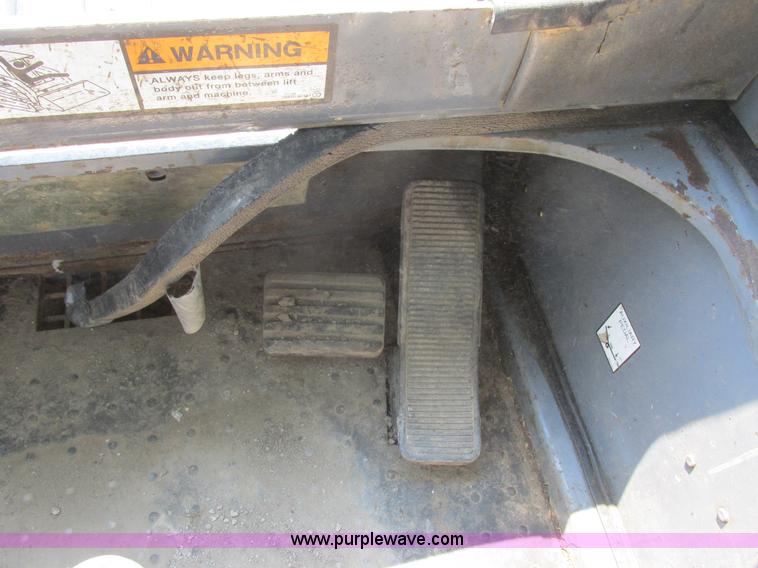 image for item H3273 2004 Takeuchi TL150 skid steer