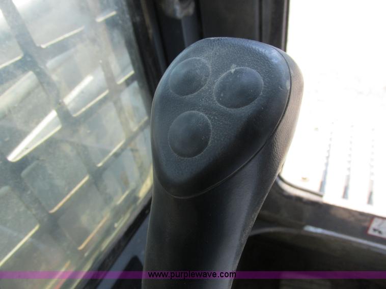 image for item H3273 2004 Takeuchi TL150 skid steer