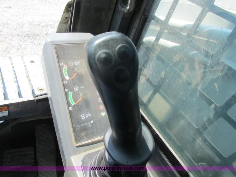 image for item H3273 2004 Takeuchi TL150 skid steer