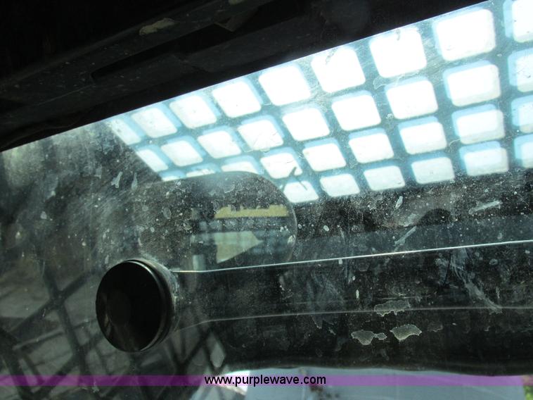 image for item H3273 2004 Takeuchi TL150 skid steer