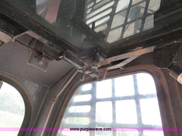 image for item H3273 2004 Takeuchi TL150 skid steer