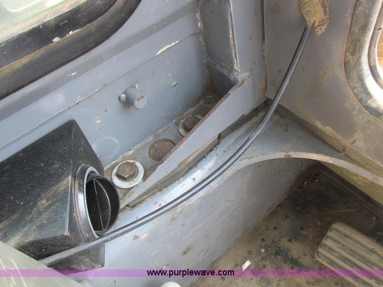 image for item H3273 2004 Takeuchi TL150 skid steer