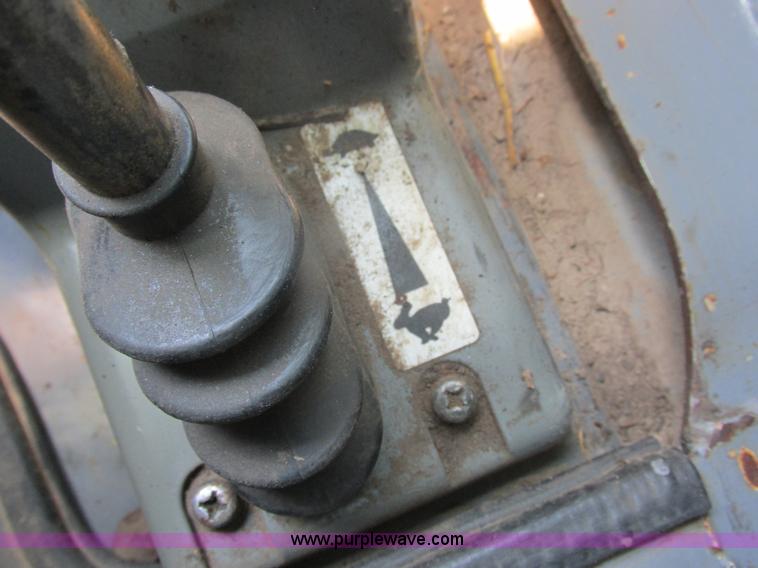 image for item H3273 2004 Takeuchi TL150 skid steer