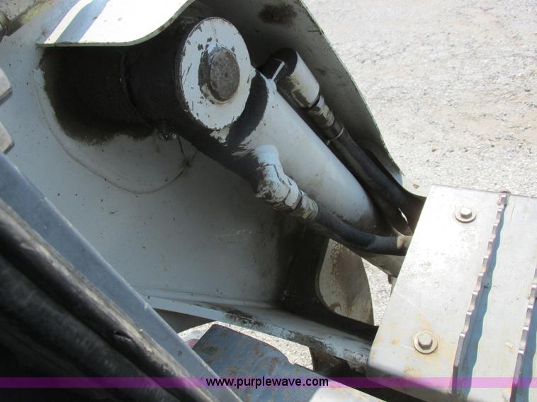 image for item H3273 2004 Takeuchi TL150 skid steer