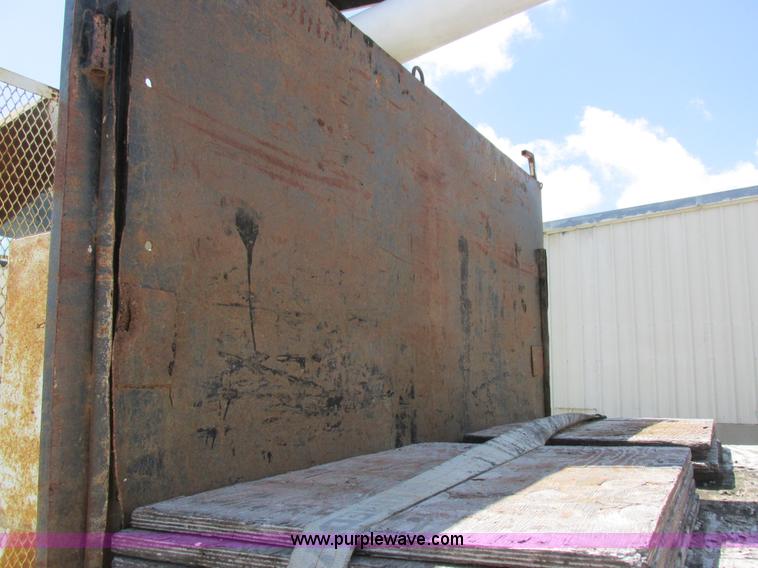 image for item H3287 1988 International F2674 crane truck