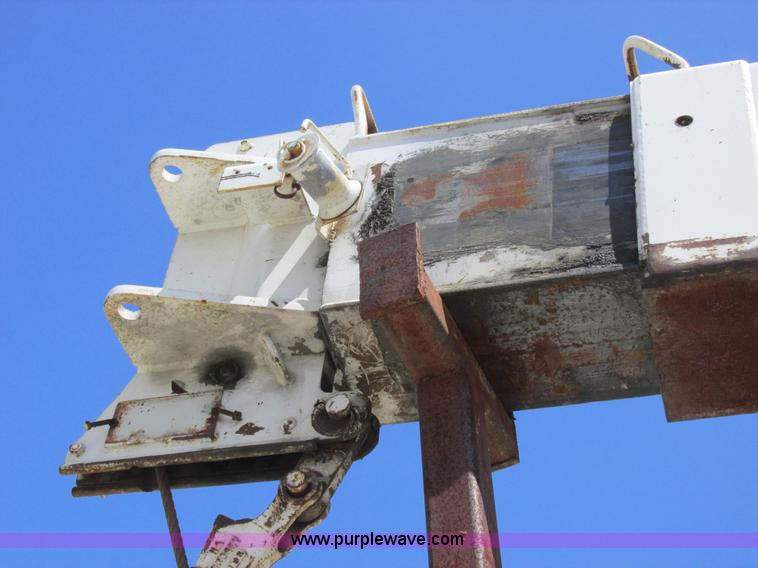 image for item H3287 1988 International F2674 crane truck