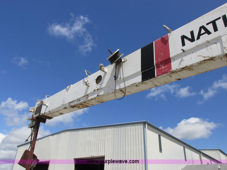 image for item H3287 1988 International F2674 crane truck