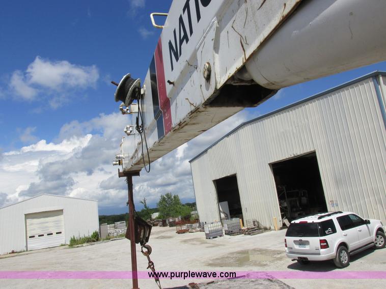 image for item H3287 1988 International F2674 crane truck