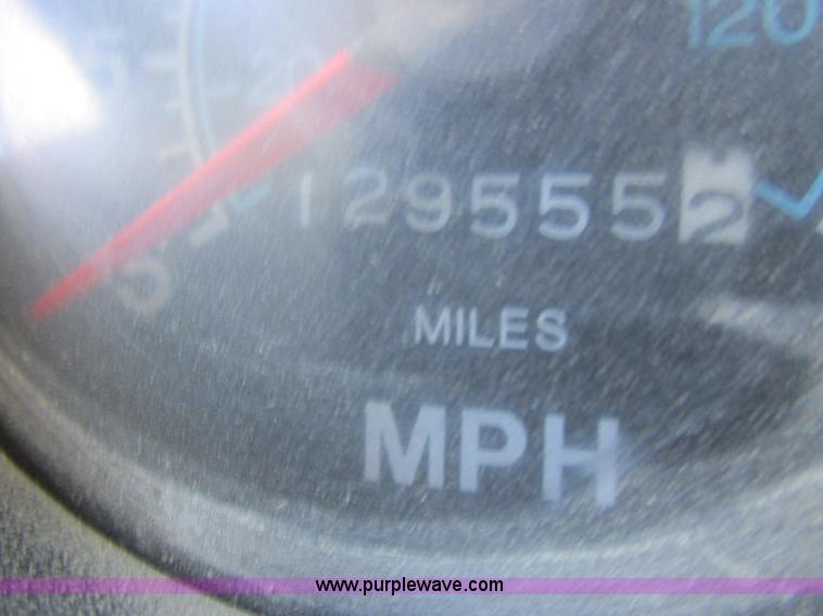 image for item H3287 1988 International F2674 crane truck