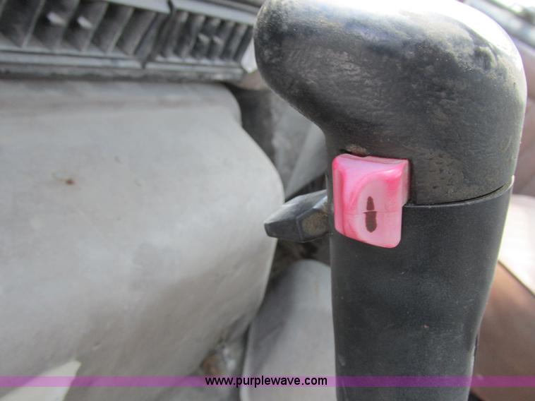 image for item H3287 1988 International F2674 crane truck