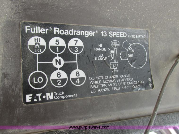 image for item H3287 1988 International F2674 crane truck