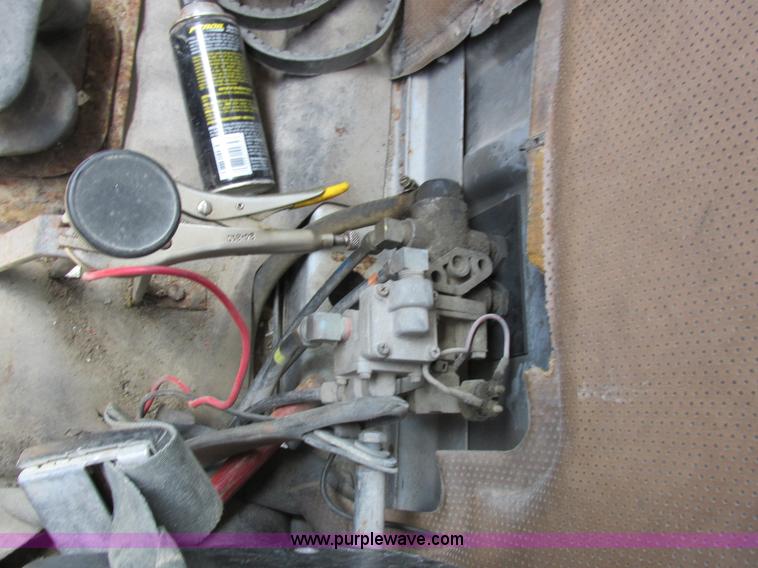 image for item H3287 1988 International F2674 crane truck