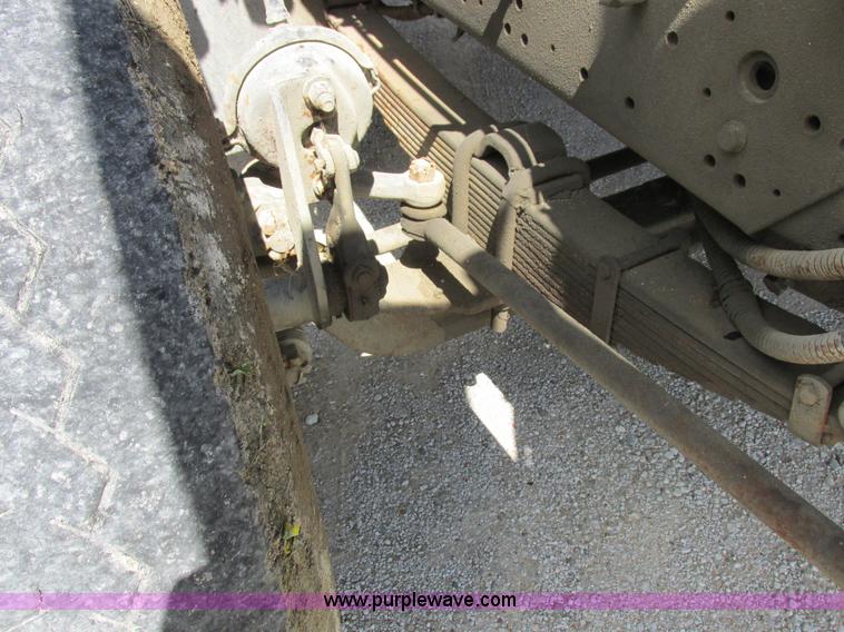 image for item H3287 1988 International F2674 crane truck