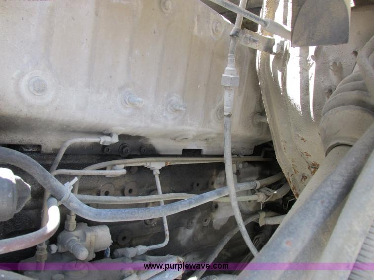 image for item H3287 1988 International F2674 crane truck