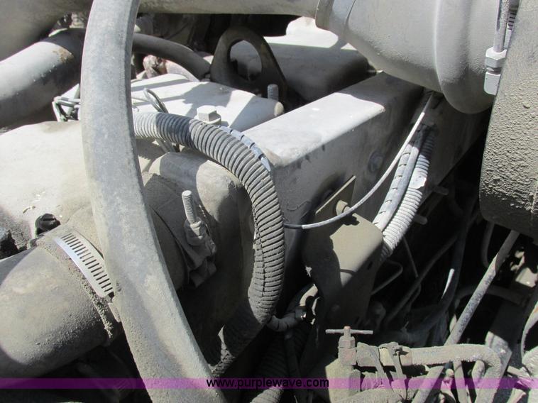 image for item H3287 1988 International F2674 crane truck