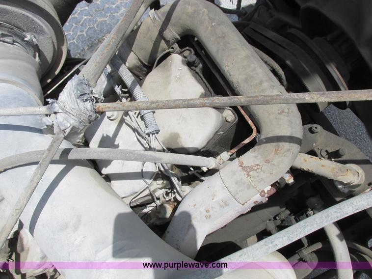 image for item H3287 1988 International F2674 crane truck