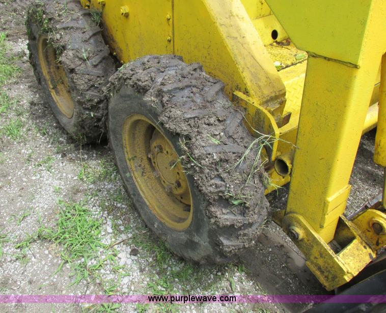 image for item H3290 1972 Case 1530B skid steer