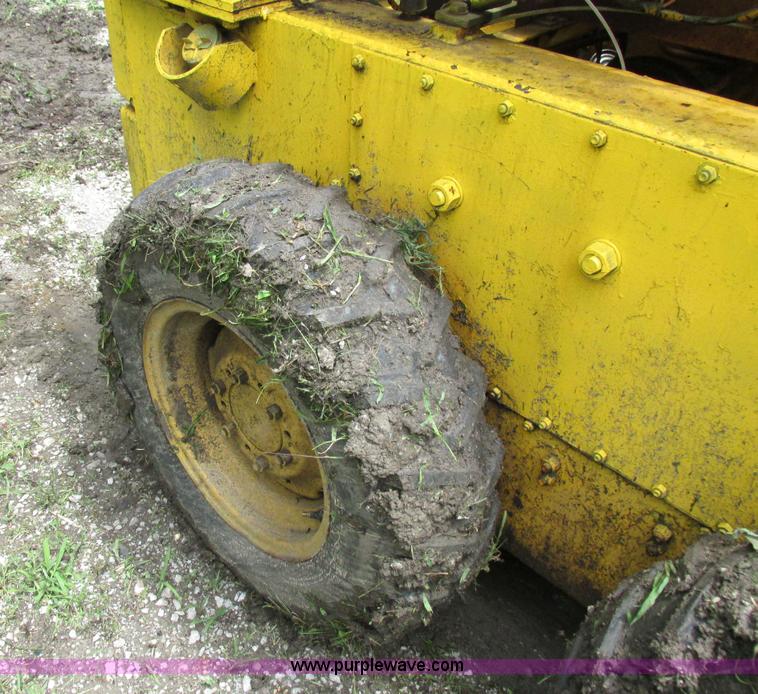 image for item H3290 1972 Case 1530B skid steer