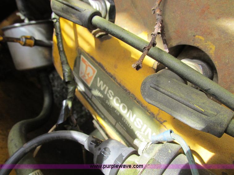 image for item H3290 1972 Case 1530B skid steer