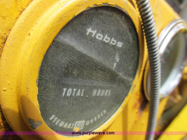 image for item H3290 1972 Case 1530B skid steer