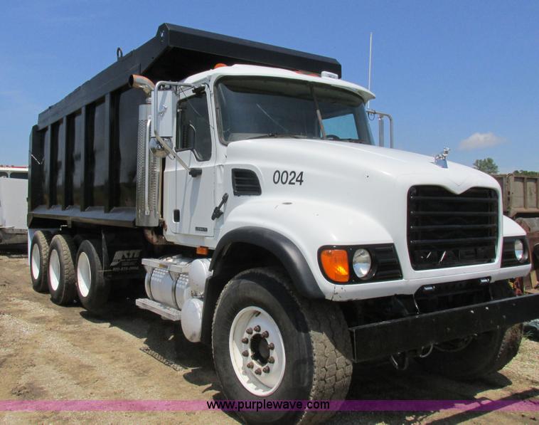 image for item H3298 2007 Mack CV713 dump truck