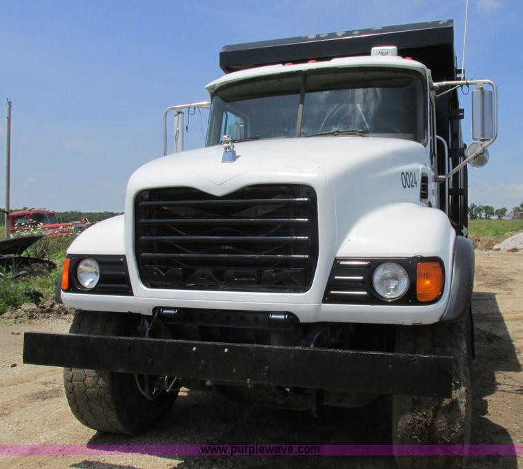 image for item H3298 2007 Mack CV713 dump truck