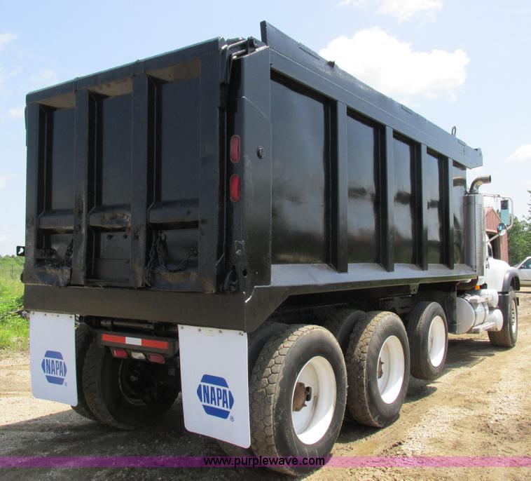 image for item H3298 2007 Mack CV713 dump truck