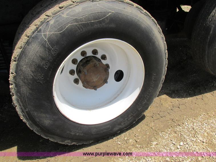 image for item H3298 2007 Mack CV713 dump truck