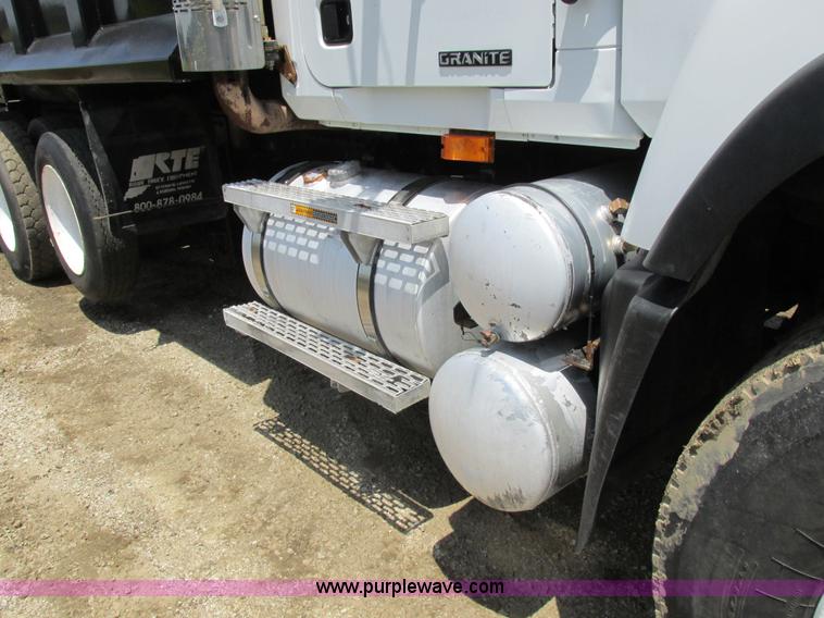 image for item H3298 2007 Mack CV713 dump truck