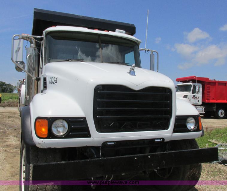 image for item H3298 2007 Mack CV713 dump truck