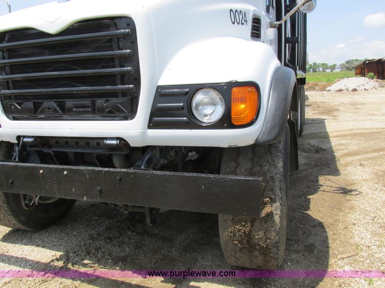 image for item H3298 2007 Mack CV713 dump truck