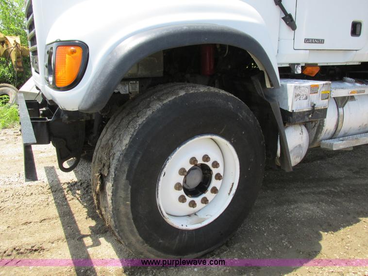 image for item H3298 2007 Mack CV713 dump truck