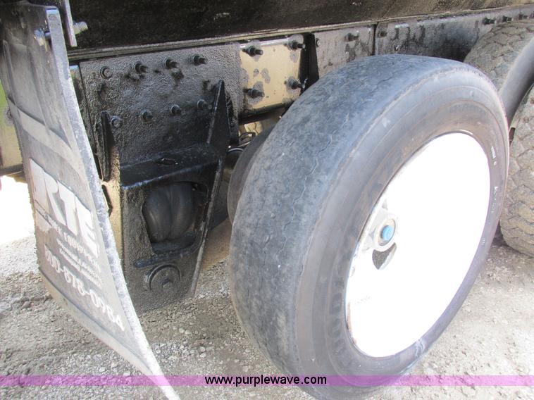 image for item H3298 2007 Mack CV713 dump truck