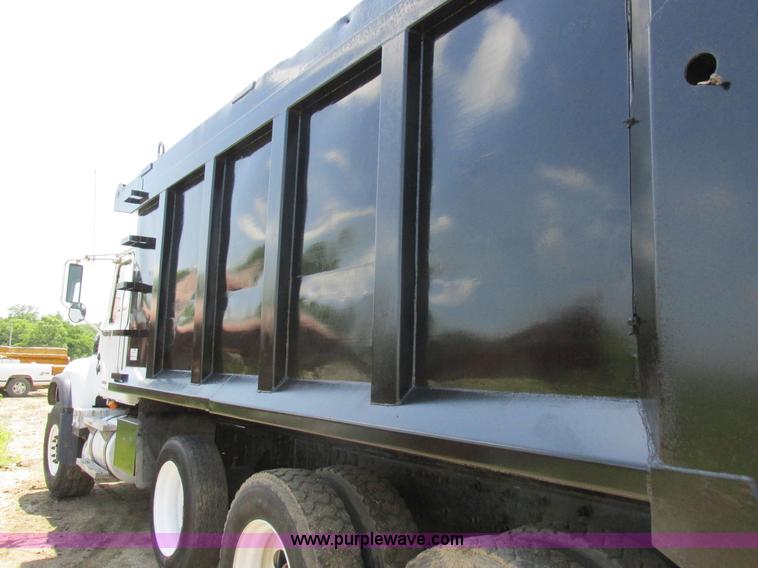 image for item H3298 2007 Mack CV713 dump truck