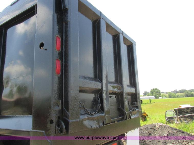 image for item H3298 2007 Mack CV713 dump truck