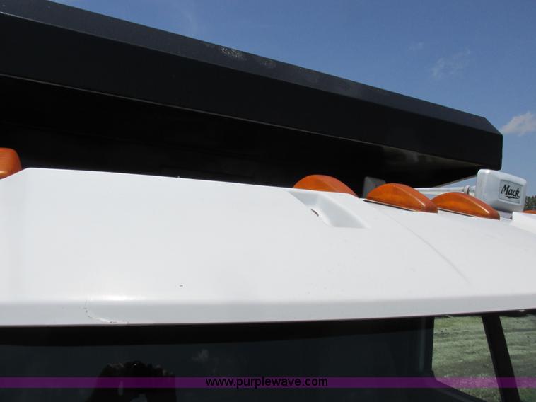 image for item H3298 2007 Mack CV713 dump truck