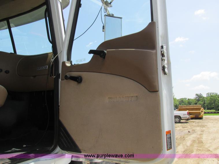 image for item H3298 2007 Mack CV713 dump truck