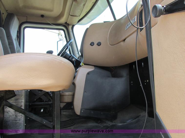 image for item H3298 2007 Mack CV713 dump truck