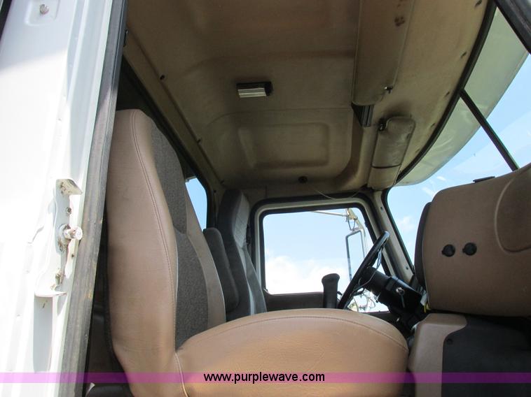 image for item H3298 2007 Mack CV713 dump truck