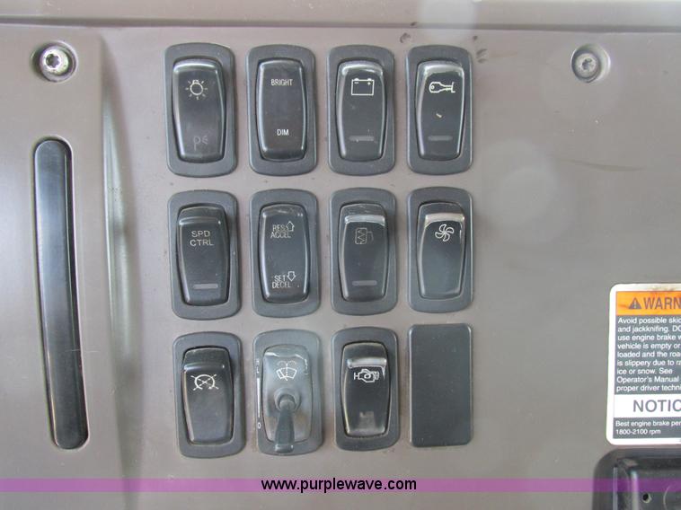 image for item H3298 2007 Mack CV713 dump truck