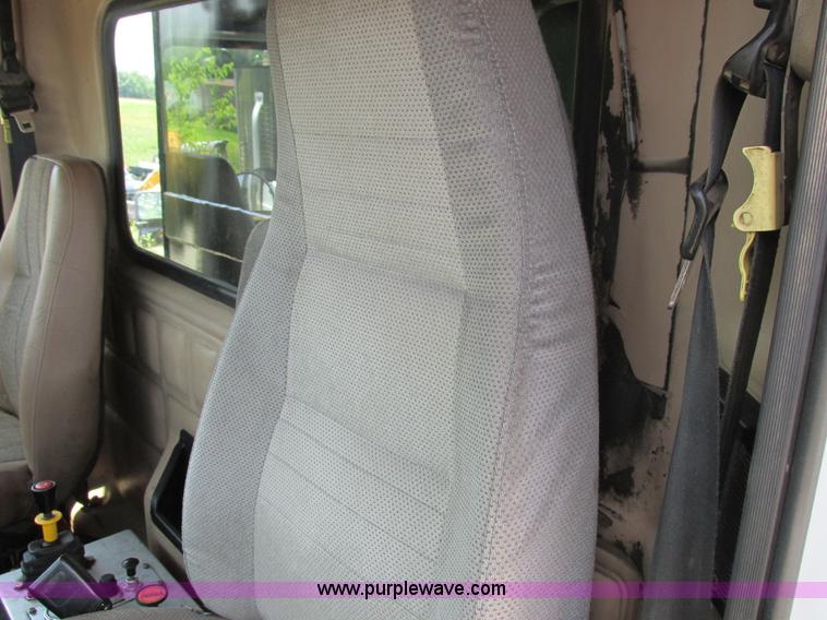 image for item H3298 2007 Mack CV713 dump truck