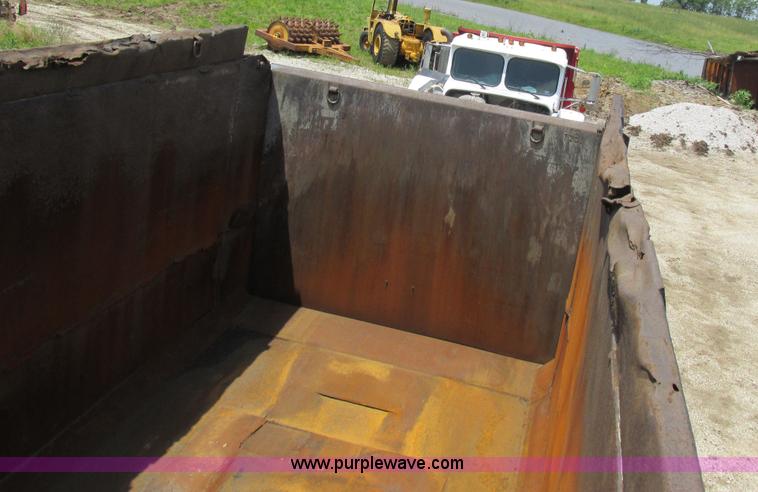 image for item H3298 2007 Mack CV713 dump truck