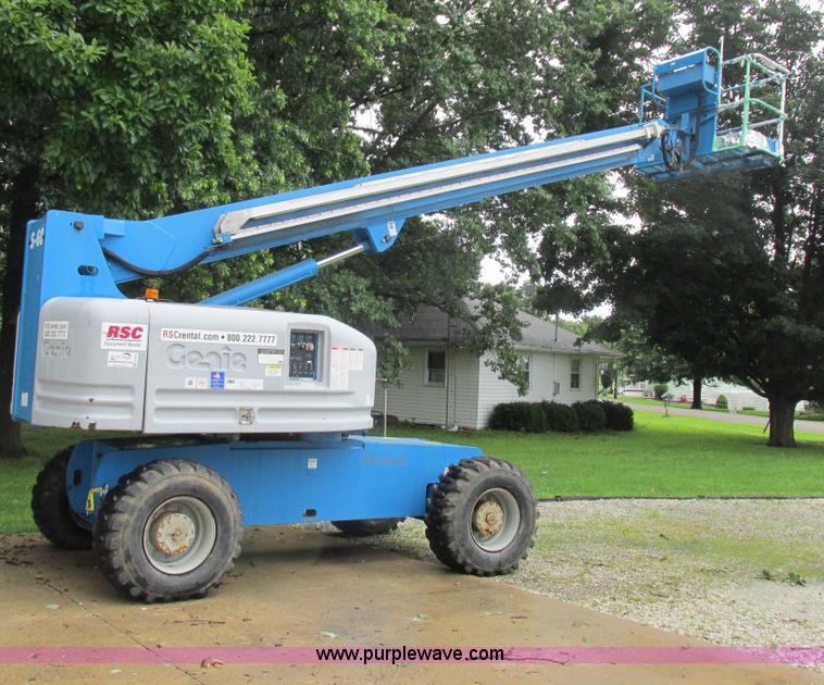 image for item H3300 2000 Genie S-60 boom lift