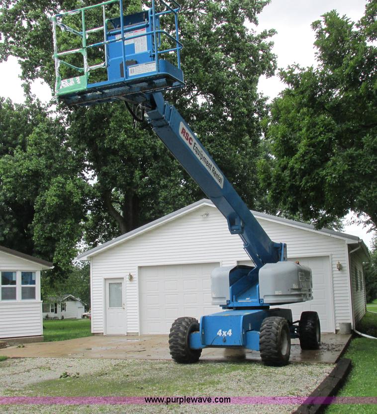 image for item H3300 2000 Genie S-60 boom lift