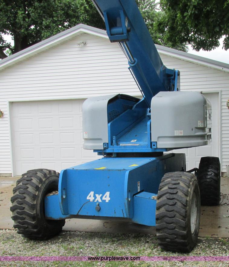 image for item H3300 2000 Genie S-60 boom lift