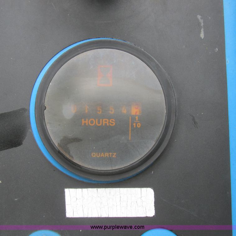 image for item H3300 2000 Genie S-60 boom lift